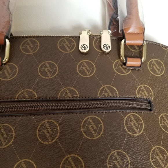 Sale 🔖 NWT Adrienne Vittadini Monogram Dome Satchel - Picture 8 of 13